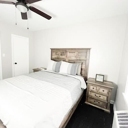 The Gateway: Entire Apartment 7 Mins From Airport クリーブランド エクステリア 写真