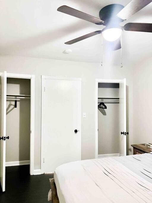 The Gateway: Entire Apartment 7 Mins From Airport クリーブランド エクステリア 写真